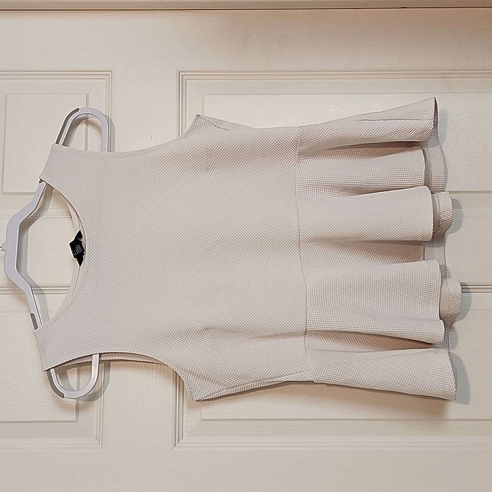 H &M Sleeveless Peplum Top